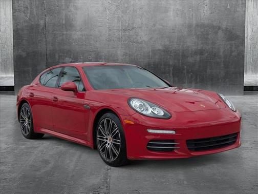 2016 Porsche Panamera 4