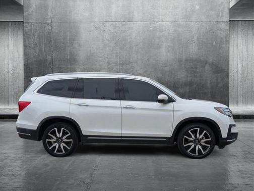 2022 Honda Pilot Touring 8-Passenger