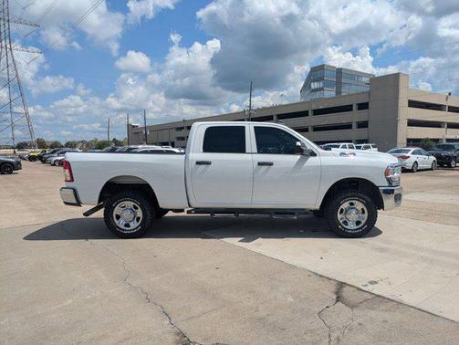 2021 RAM 2500 Tradesman Crew Cab 4x4 6'4' Box