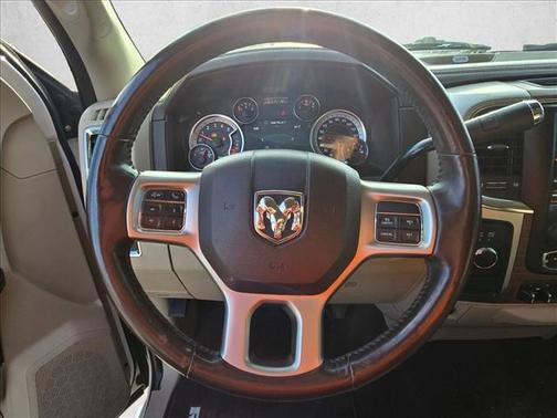 2018 RAM 2500 Laramie Crew Cab 4x4 6'4' Box