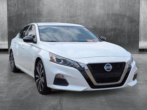 2022 Nissan Altima SR FWD