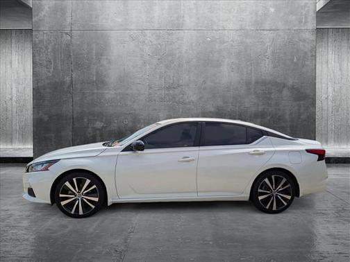 2022 Nissan Altima SR FWD