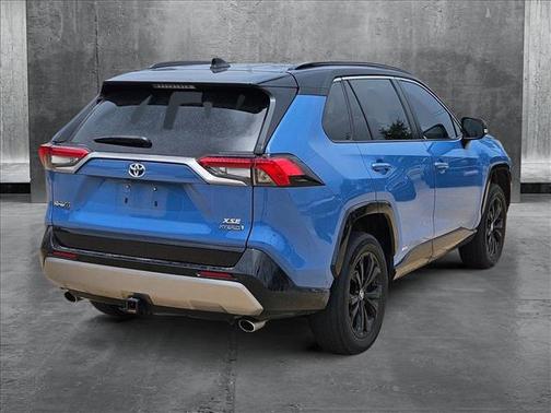 2023 Toyota RAV4 Hybrid SE