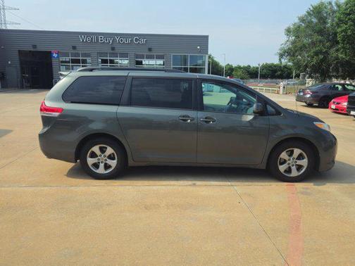2013 Toyota Sienna LE