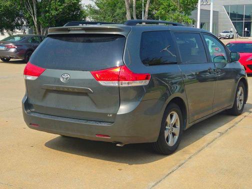 2013 Toyota Sienna LE