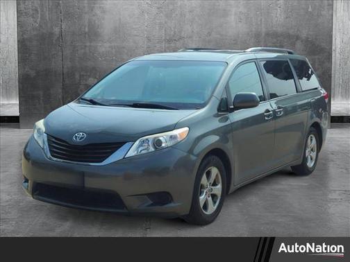 2013 Toyota Sienna LE