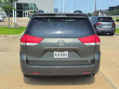 2013 Toyota Sienna LE