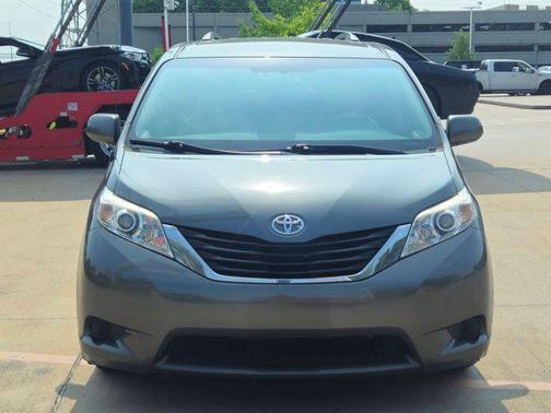 2013 Toyota Sienna LE