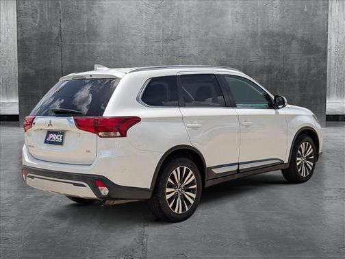 2020 Mitsubishi Outlander SE