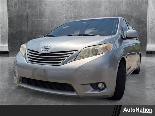 2015 Toyota Sienna XLE