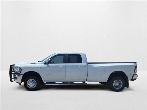 2022 RAM 3500 Big Horn Crew Cab 4x4 8' Box