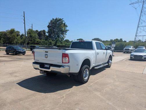 2022 RAM 3500 Big Horn Crew Cab 4x4 8' Box