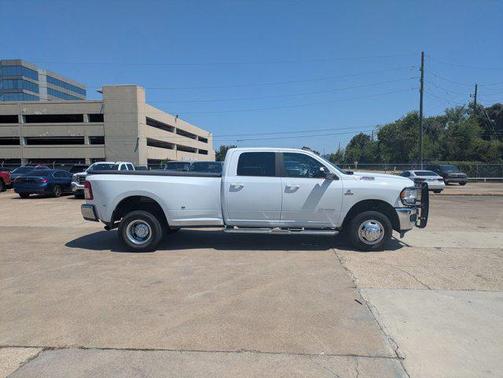 2022 RAM 3500 Big Horn Crew Cab 4x4 8' Box