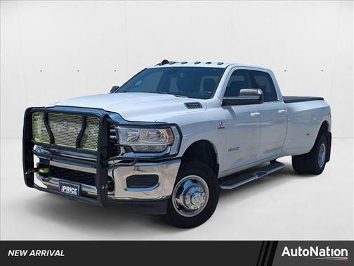 2022 RAM 3500 Big Horn Crew Cab 4x4 8' Box