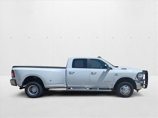 2022 RAM 3500 Big Horn Crew Cab 4x4 8' Box