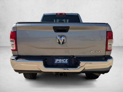 2022 RAM 2500 Tradesman Crew Cab 4x4 8' Box