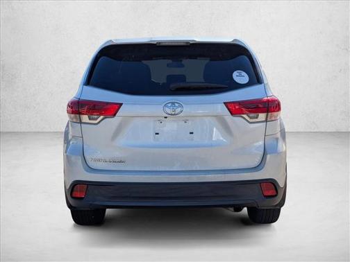 2017 Toyota Highlander LE I4