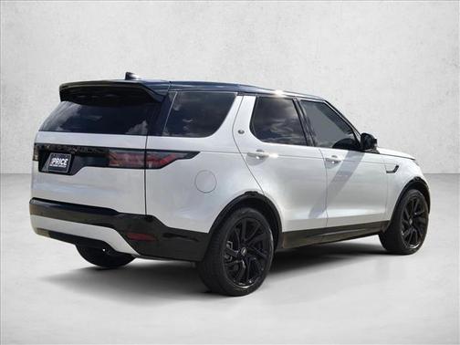 2024 Land Rover Discovery P300 Dynamic SE