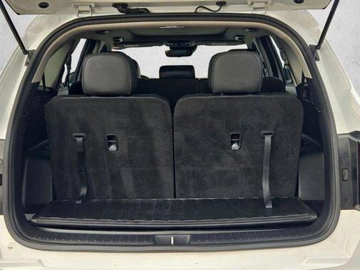 Glacial White Pearl 2023 Kia Sorento S