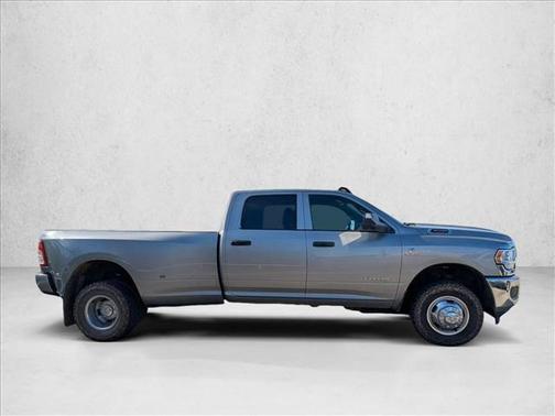 2021 RAM 3500 Tradesman Crew Cab 4x4 8' Box