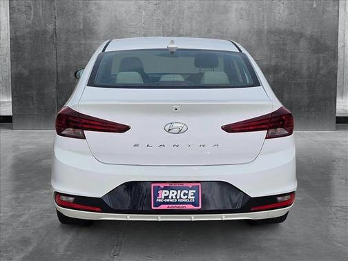 2019 Hyundai ELANTRA SEL