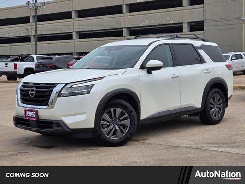 Pearl White Tricoat 2022 Nissan Pathfinder SV 2WD