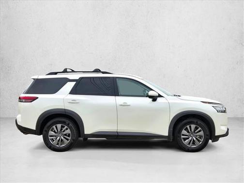 Pearl White Tricoat 2022 Nissan Pathfinder SV 2WD
