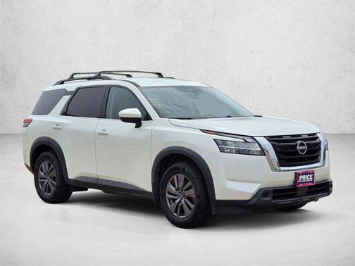 Pearl White Tricoat 2022 Nissan Pathfinder SV 2WD
