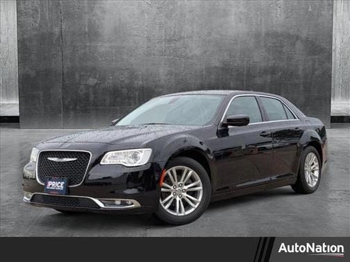 2018 Chrysler 300 Touring