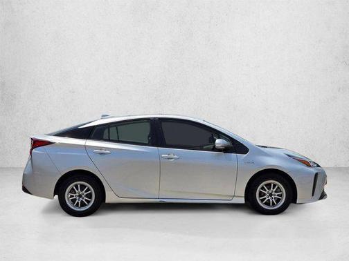 Classic Silver Metallic 2022 Toyota Prius LE