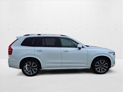 2019 Volvo XC90 T6 Momentum