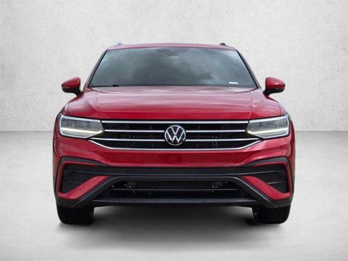 Kings Red Metallic 2024 Volkswagen Tiguan 2.0T SE