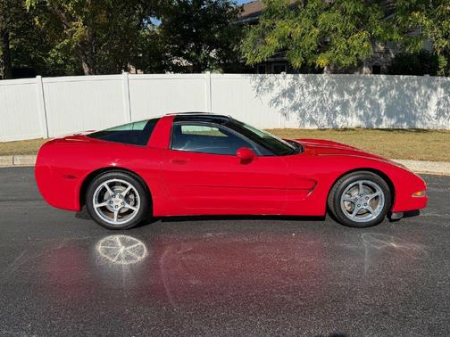 2004 Chevrolet Corvette Base