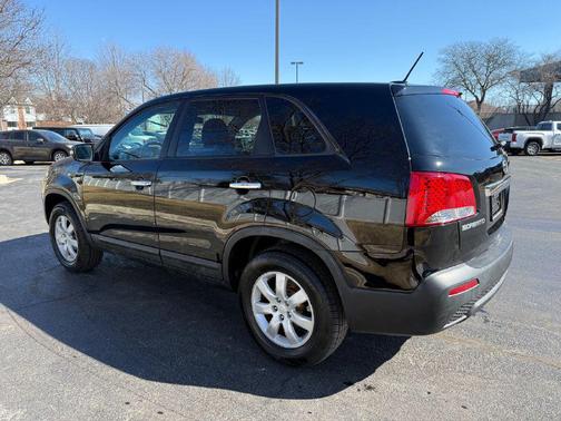2011 Kia Sorento LX