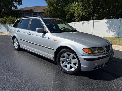 2003 BMW 325 IT