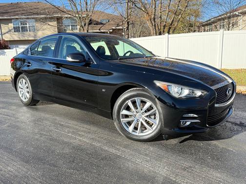 2015 INFINITI Q50 Premium