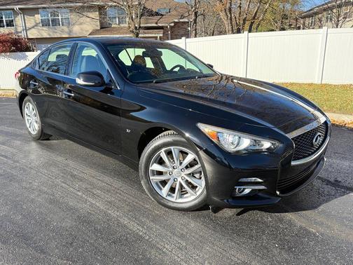 2015 INFINITI Q50 Premium