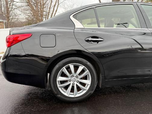 2015 INFINITI Q50 Premium