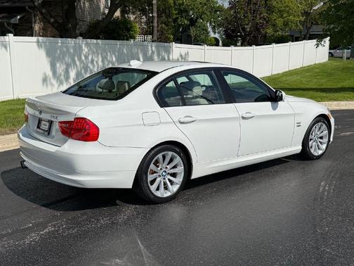 Alpine White 2011 BMW 328 xDrive