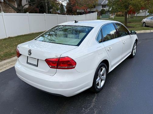 2012 Volkswagen Passat 2.5 SE