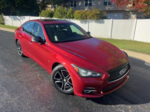 2015 INFINITI Q50 Premium