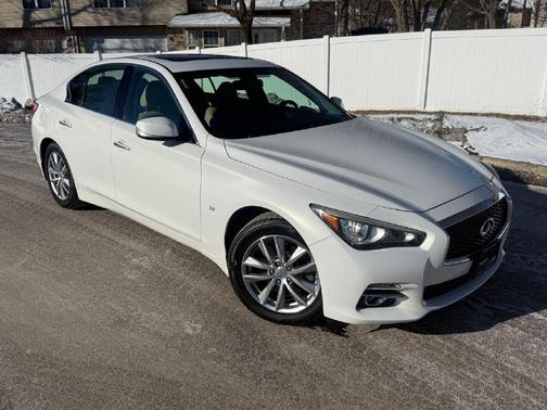 2015 INFINITI Q50 Premium