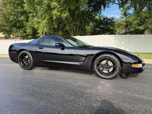 2004 Chevrolet Corvette Base