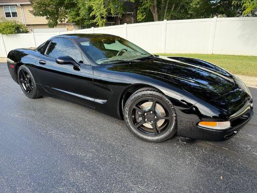 2004 Chevrolet Corvette Base