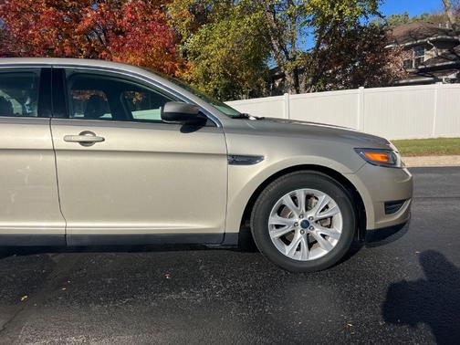 2011 Ford Taurus SEL