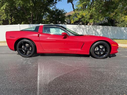 2005 Chevrolet Corvette Base