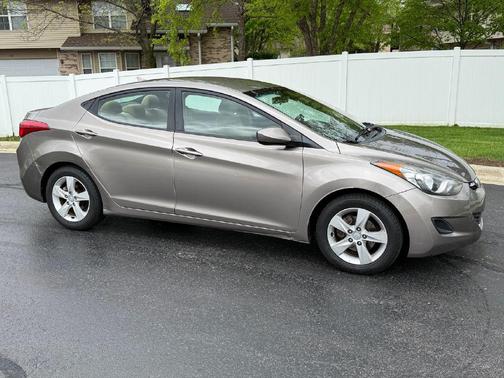 TAN 2011 Hyundai ELANTRA GLS