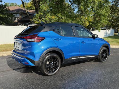 2023 Nissan Kicks SR