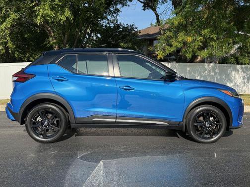 2023 Nissan Kicks SR