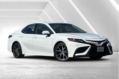 2023 Toyota Camry Hybrid SE Nightshade